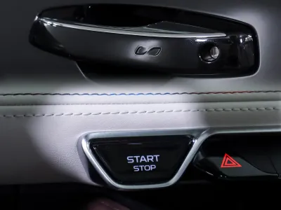 Автомобиль Geely Monjaro, 2 л, полный привод, АКПП, бензин в наличии в Новосибирск