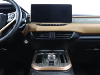 Автомобиль Haval Jolion, 1.5 л, передний привод, Робот, бензин в наличии в Омске
