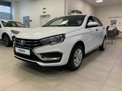 Автомобиль LADA Vesta, 1.6 л, передний привод, МКПП, бензин в наличии в Новосибирске