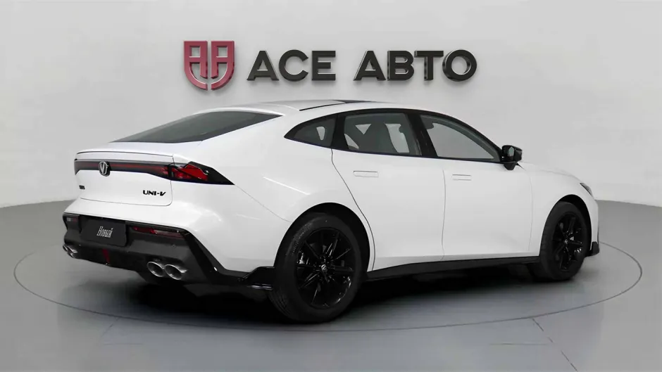Автомобиль Changan UNI-V, 1.5 л, передний привод, Робот, бензин в наличии в Самаре