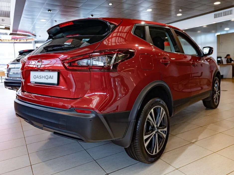 Автомобиль Nissan Qashqai, 1.2 л, передний привод, Вариатор, бензин в наличии в Санкт-Петербург