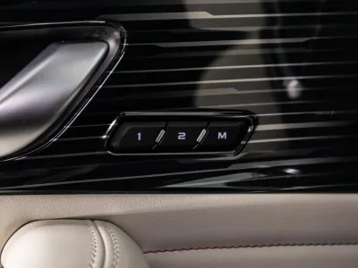 Автомобиль Geely Monjaro, 2 л, полный привод, АКПП, бензин в наличии в Новосибирск