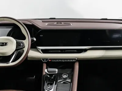 Автомобиль Geely Monjaro, 2 л, полный привод, АКПП, бензин в наличии в Новосибирск