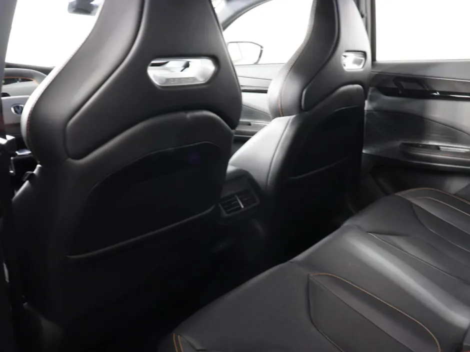 Автомобиль Changan UNI-V, 1.5 л, передний привод, Робот, бензин в наличии в Самаре