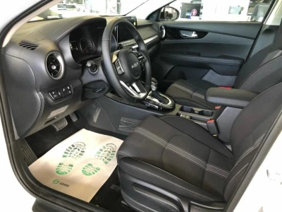 Автомобиль Kia Cerato, 2 л, передний привод, АКПП, бензин в наличии в Краснодаре