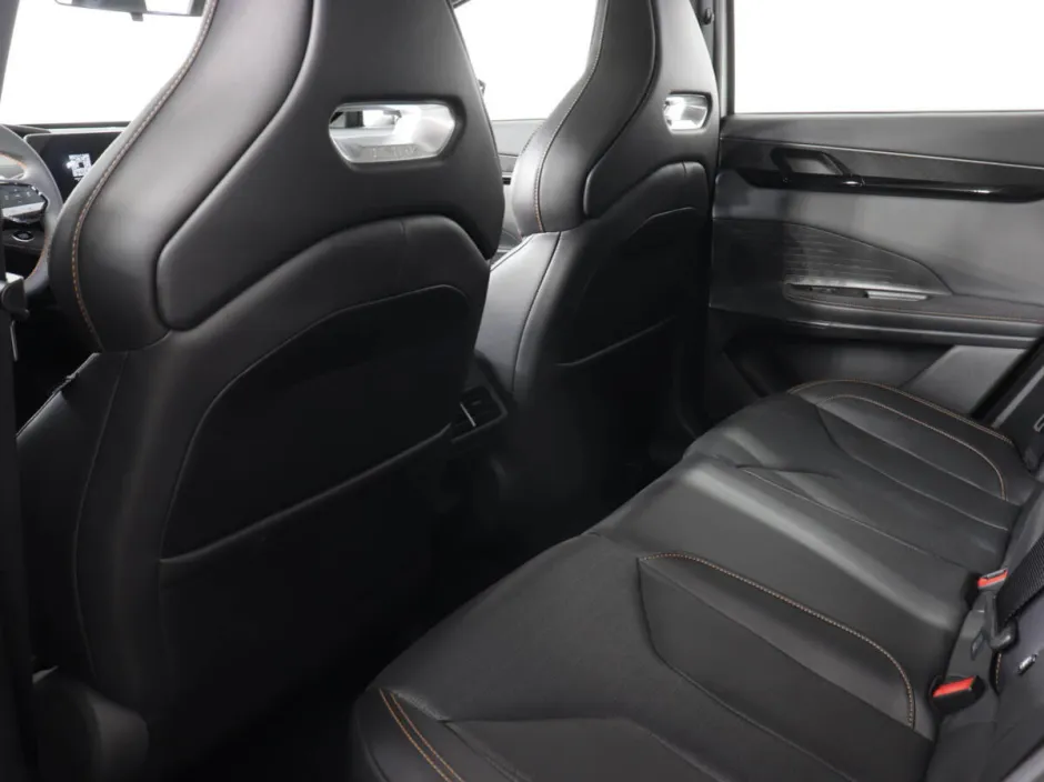 Автомобиль Changan UNI-V, 1.5 л, передний привод, Робот, бензин в наличии в Самаре