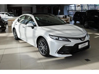 Автомобиль Toyota Camry, 2.5 л, передний привод, АКПП, бензин в наличии в Тюмени