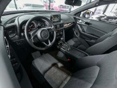 Автомобиль Mazda CX-4, 2 л, передний привод, АКПП, бензин в наличии в Екатеринбург