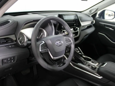Автомобиль Toyota Highlander, 3.5 л, полный привод, АКПП, бензин в наличии в Краснодаре