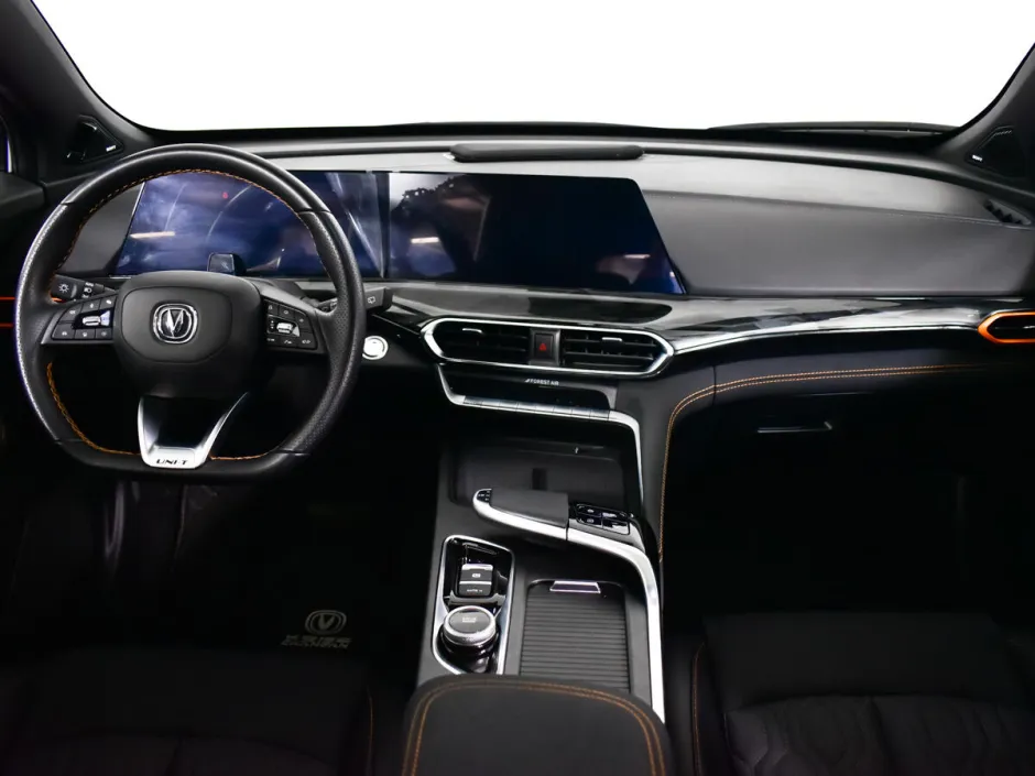 Автомобиль Changan UNI-T, 1.5 л, передний привод, Робот, бензин в наличии в Самаре