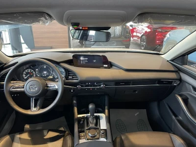 Автомобиль Mazda 3, 2 л, передний привод, АКПП, бензин в наличии в Екатеринбург