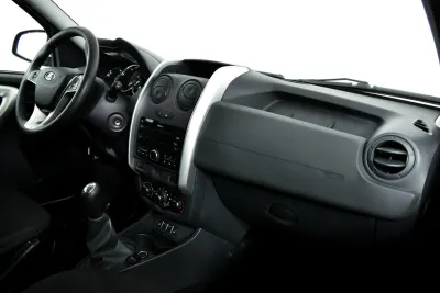 Автомобиль LADA Largus 5 мест, 1.6 л, передний привод, МКПП, бензин в наличии в Новосибирск