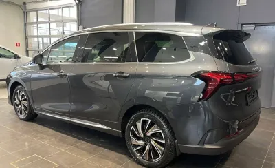 Автомобиль Forthing Yacht, 1.5 л, передний привод, Робот, бензин в наличии в Тюмени