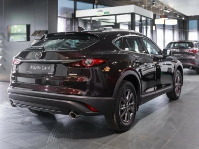 Автомобиль Mazda CX-4, 2 л, передний привод, АКПП, бензин в наличии в Екатеринбург
