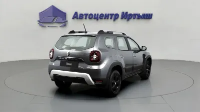 Автомобиль Renault Duster, 1.6 л, полный привод, МКПП, бензин в наличии в Омске