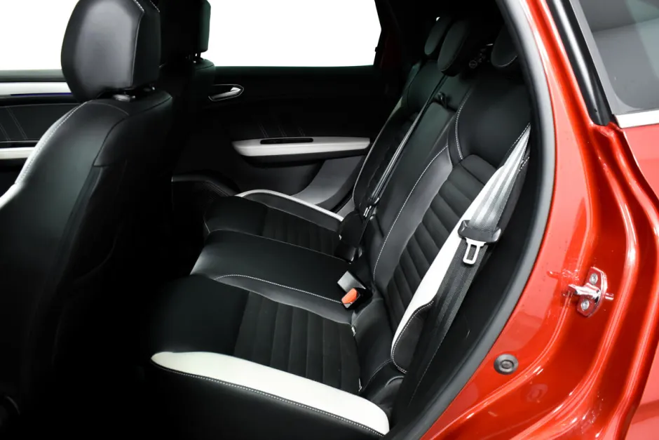 Автомобиль Renault Arkana, 1.6 л, передний привод, Вариатор, бензин в наличии в Самаре