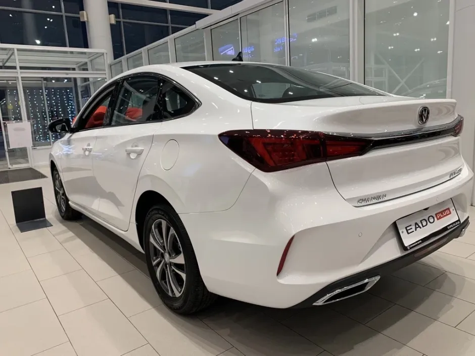 Автомобиль Changan Eado Plus, 1.4 л, передний привод, Робот, бензин в наличии в Краснодаре