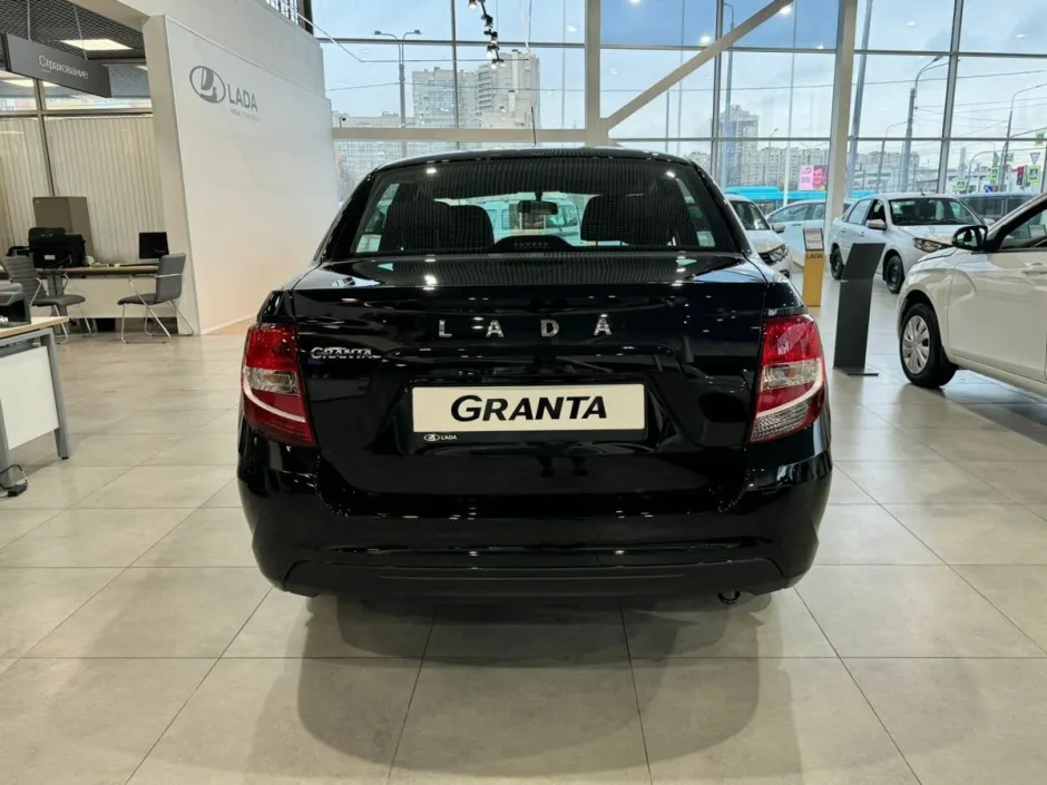 Автомобиль LADA Granta Седан, 1.6 л, передний привод, МКПП, бензин в наличии в Санкт-Петербург