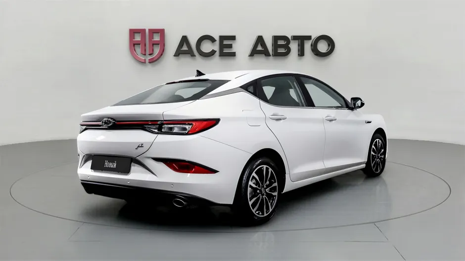 Автомобиль JAC J7, 1.5 л, передний привод, Вариатор, бензин в наличии в Самаре