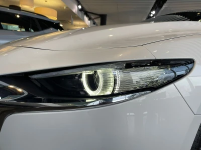 Автомобиль Mazda 3, 2 л, передний привод, АКПП, бензин в наличии в Екатеринбург