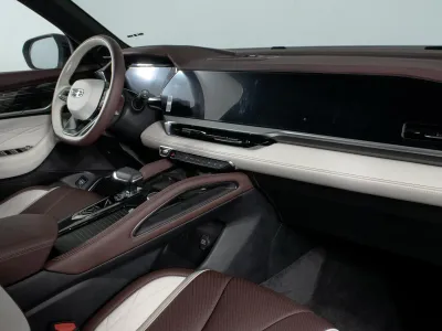Автомобиль Geely Monjaro, 2 л, полный привод, АКПП, бензин в наличии в Новосибирск