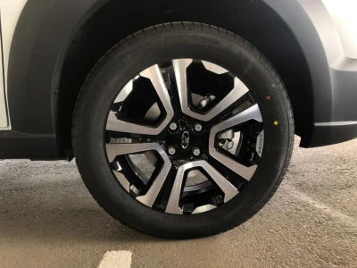 Автомобиль LADA Largus Cross 5 мест, 1.6 л, передний привод, МКПП, бензин в наличии в Краснодаре