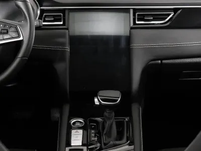 Автомобиль JAC J7, 1.5 л, передний привод, Вариатор, бензин в наличии в Новосибирск