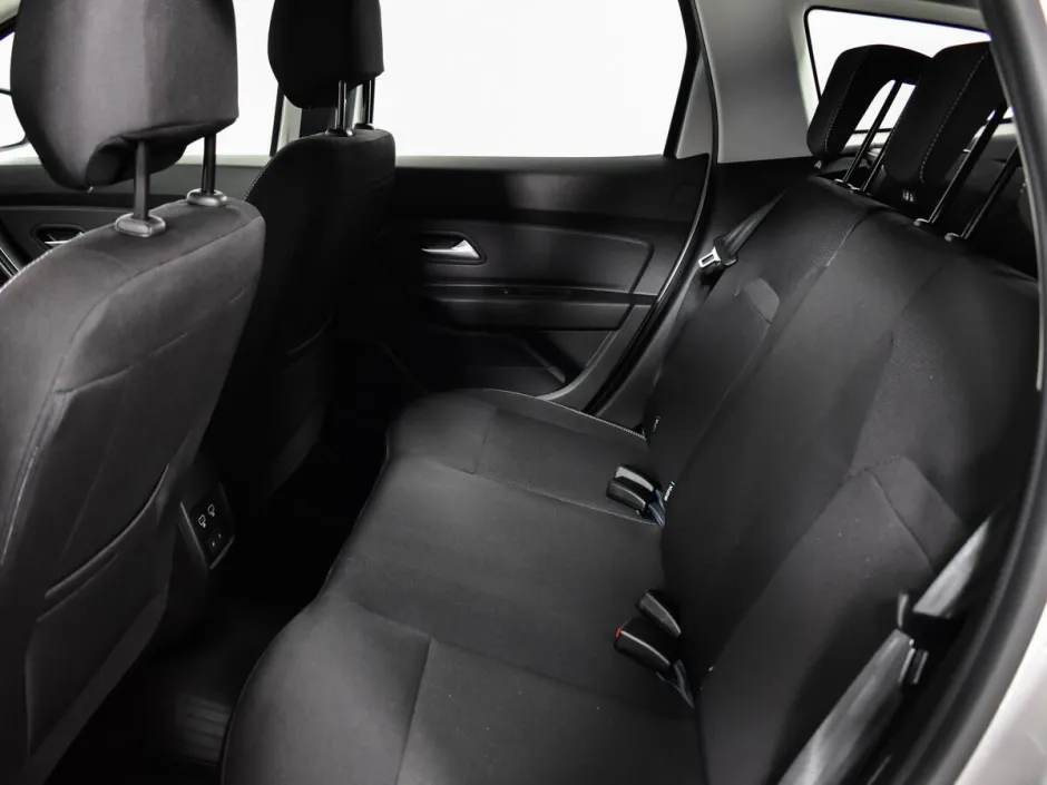 Автомобиль Renault Duster, 2 л, полный привод, МКПП, бензин в наличии в Самаре
