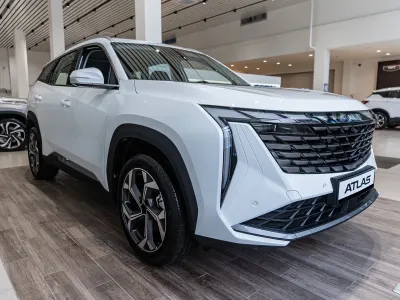 Автомобиль Geely Atlas, 2 л, передний привод, Робот, бензин в наличии в Краснодаре