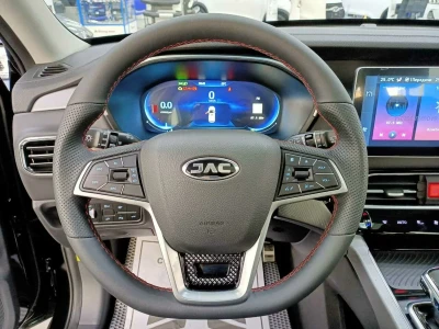 Автомобиль JAC S7, 1.5 л, передний привод, Робот, бензин в наличии в Екатеринбург