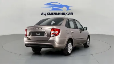Автомобиль LADA Granta Седан, 1.6 л, передний привод, МКПП, бензин в наличии в Новосибирск