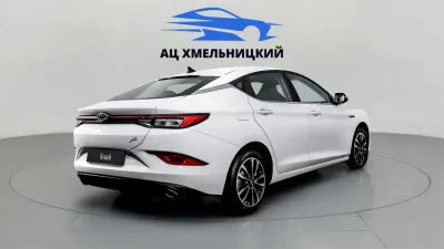 Автомобиль JAC J7, 1.5 л, передний привод, Вариатор, бензин в наличии в Новосибирск