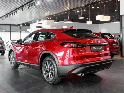 Автомобиль Mazda CX-4, 2 л, передний привод, АКПП, бензин в наличии в Екатеринбург