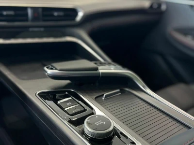 Автомобиль Changan UNI-T, 1.5 л, передний привод, Робот, бензин в наличии в Тюмени