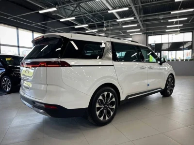 Автомобиль Kia Carnival, 2.2 л, передний привод, АКПП, дизель в наличии в Краснодаре