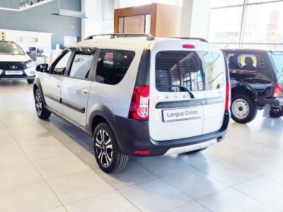 Автомобиль LADA Largus Cross 7 мест, 1.6 л, передний привод, МКПП, бензин в наличии в Новосибирске