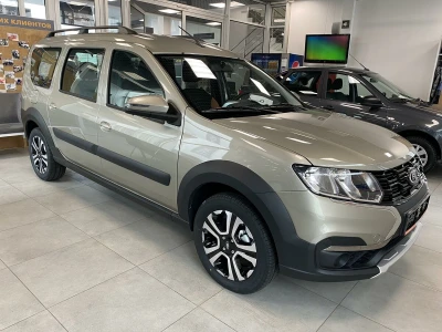 Автомобиль LADA Largus 5 мест, 1.6 л, передний привод, МКПП, бензин в наличии в Новосибирске