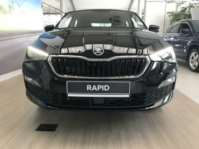Автомобиль Skoda Rapid, 1.6 л, передний привод, АКПП, бензин в наличии в Тюмени