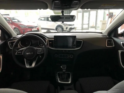Автомобиль Kia Ceed SW, 1.6 л, передний привод, АКПП, бензин в наличии в Краснодаре