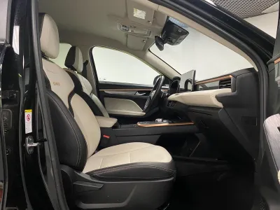 Автомобиль Haval Jolion, 1.5 л, полный привод, Робот, бензин в наличии в Новосибирск