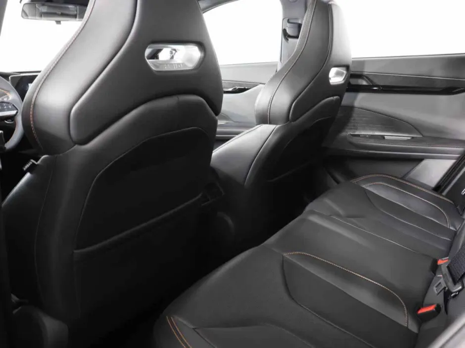 Автомобиль Changan UNI-V, 1.5 л, передний привод, Робот, бензин в наличии в Самаре