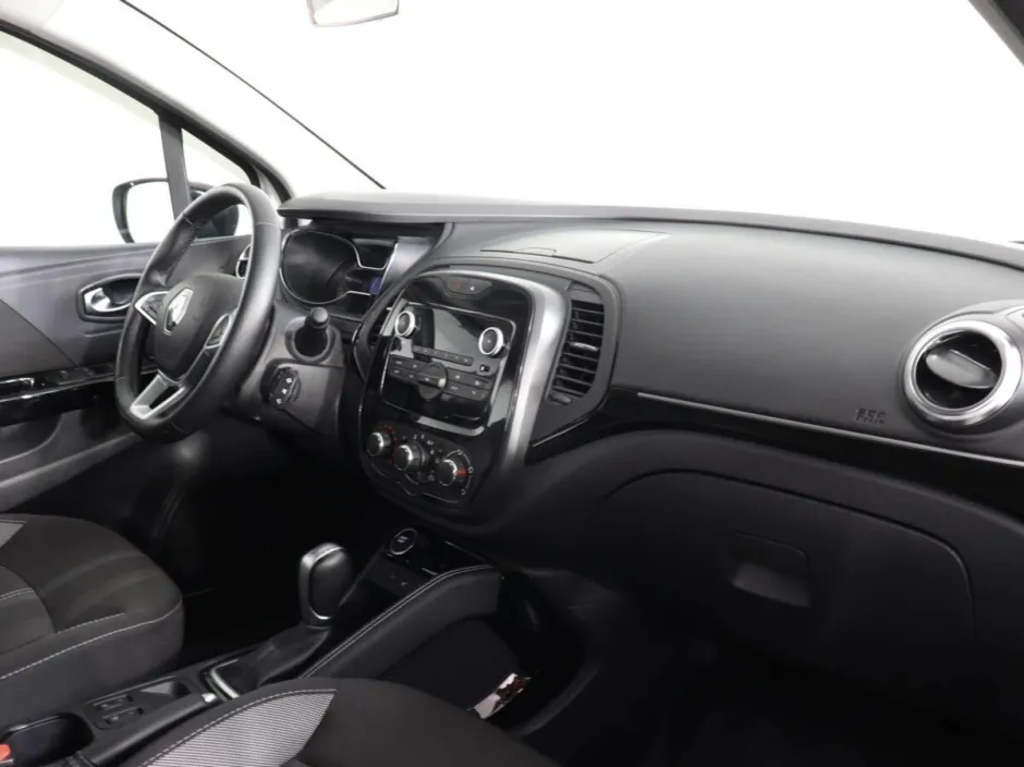 Автомобиль Renault Kaptur, 1.3 л, передний привод, Вариатор, бензин в наличии в Краснодаре