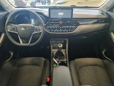 Автомобиль JAC JS4, 1.5 л, передний привод, МКПП, бензин в наличии в Екатеринбургe
