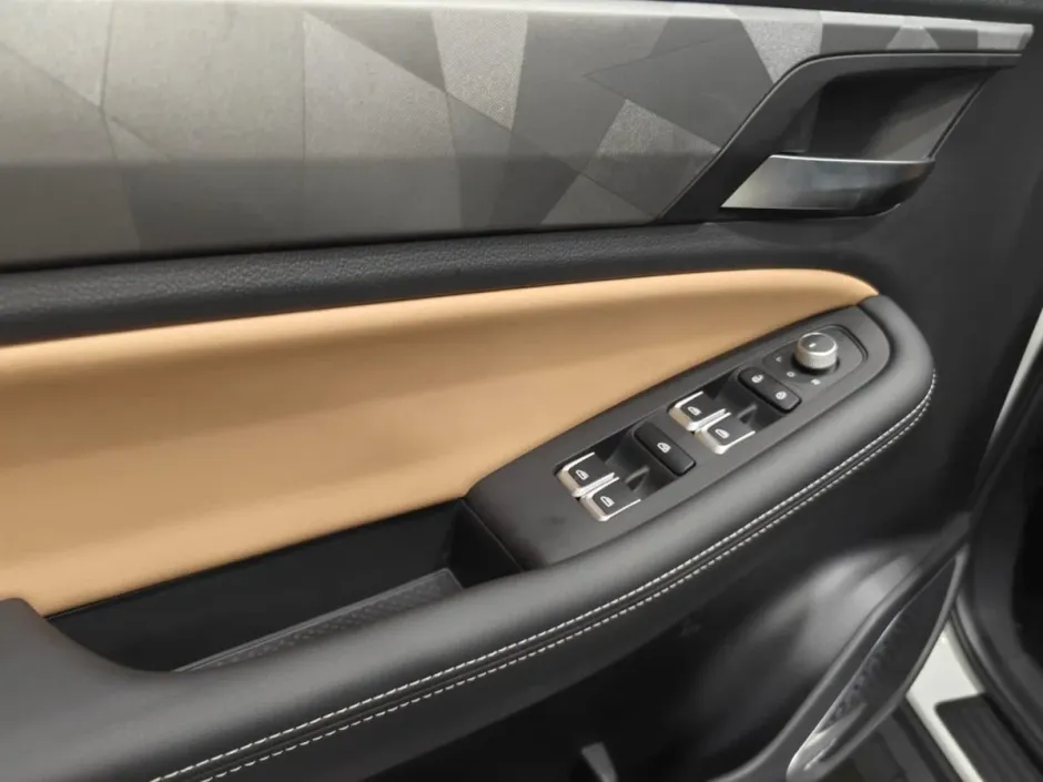 Автомобиль Livan X6 Pro, 1.5 л, передний привод, Робот, бензин в наличии в Краснодаре