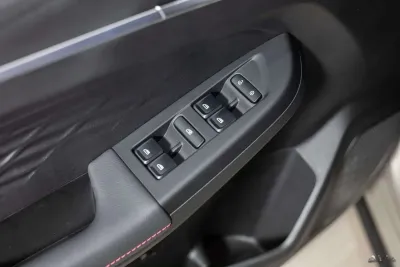 Автомобиль Livan X3 Pro, 1.5 л, передний привод, Вариатор, бензин в наличии в Санкт-Петербурге