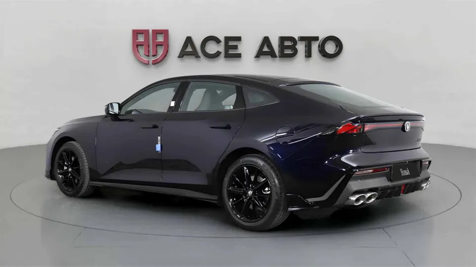 Автомобиль Changan UNI-V, 1.5 л, передний привод, Робот, бензин в наличии в Самаре