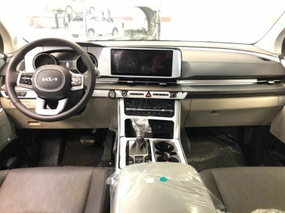Автомобиль Kia Carnival, 2.2 л, передний привод, АКПП, дизель в наличии в Краснодаре