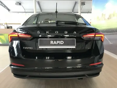 Автомобиль Skoda Rapid, 1.6 л, передний привод, АКПП, бензин в наличии в Тюмени