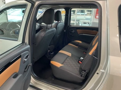Автомобиль LADA Largus Cross 5 мест, 1.6 л, передний привод, МКПП, бензин в наличии в Новосибирске