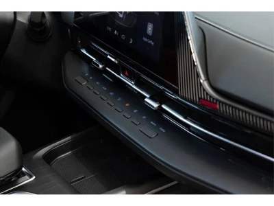 Автомобиль Changan UNI-S, 1.5 л, передний привод, Робот, бензин в наличии в Краснодаре